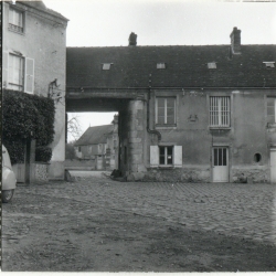 La cour intérieure des fermes Cuypers, 1975 © Trappes