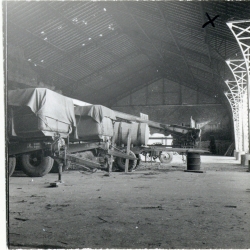 Intérieur des bâtiments agricoles entre 1975 et 1976 © Trappes